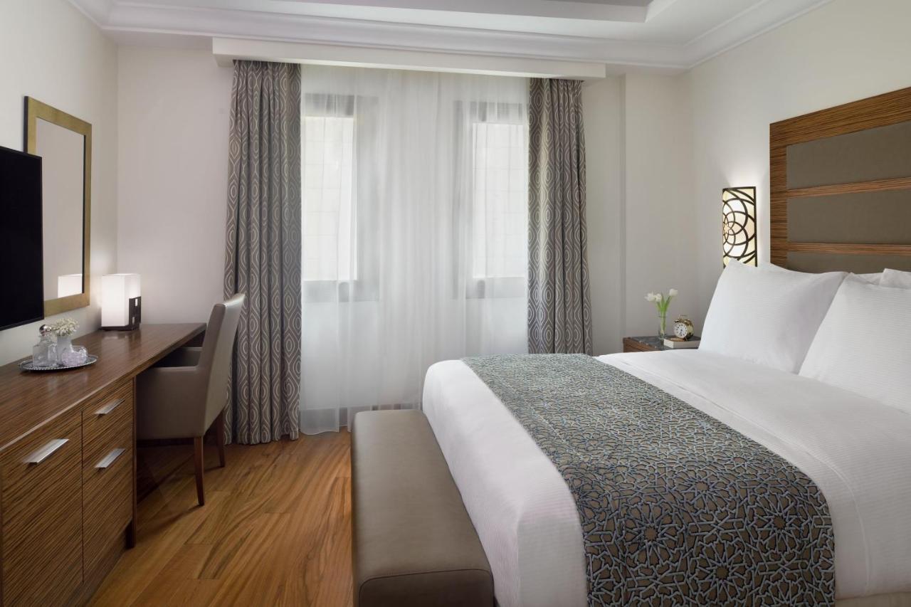 Marriott Executive Apartments Al Khobar Exterior foto A bedroom at the hotel